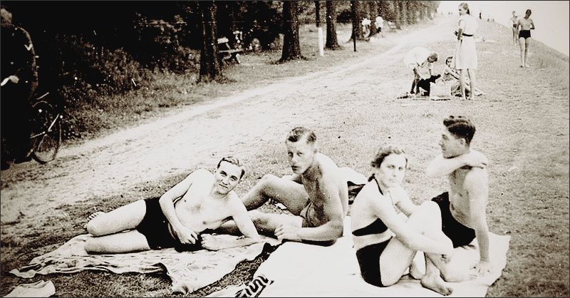 Am Altriper Rheinstrandbad in den 1930er Jahren.
