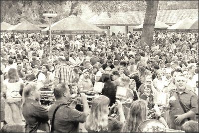 Tausende tummelten sich auf der Altriper Fischerweide