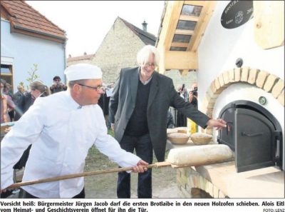 Bürgermeister backt Brote