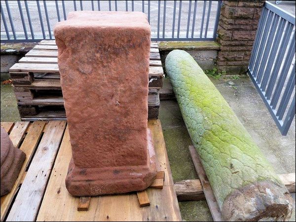 Pilaster und ungereinigter Torso einer Jupitergigantensäule – FOTO: Edgar Alt