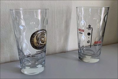 Dubbegläser zum Altriper Festjahr