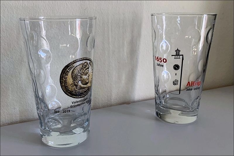 Dubbegläser zum Altriper Festjahr