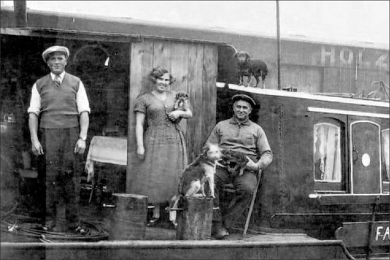 Schifferidylle - Entlang des Rheinstromes legten bei Altrip viele Schiffer an und kauften im Ort ein.