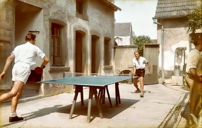Tischtennis im Hinterhof der „Krone“ in Altrip.