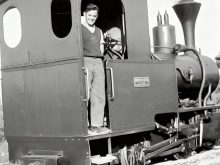 Die Lok einer Schmalspurbahn der Altriper Ziegelei Baumann